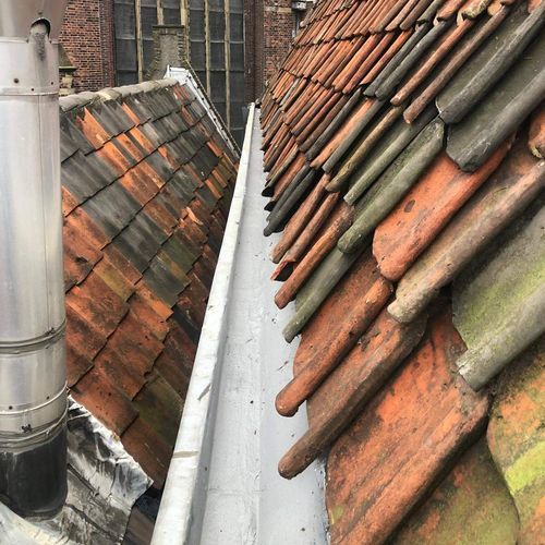 Oude dakgoot weer helemaal nieuw Dakgoot in Lemmer reparatie